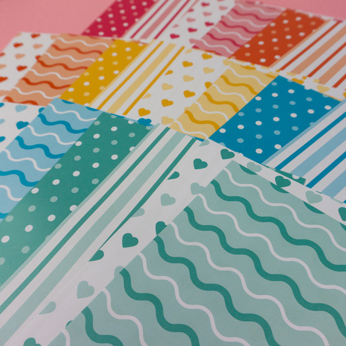 Seconds Hugs Deco Scrapbooking Paper (20 sheets)